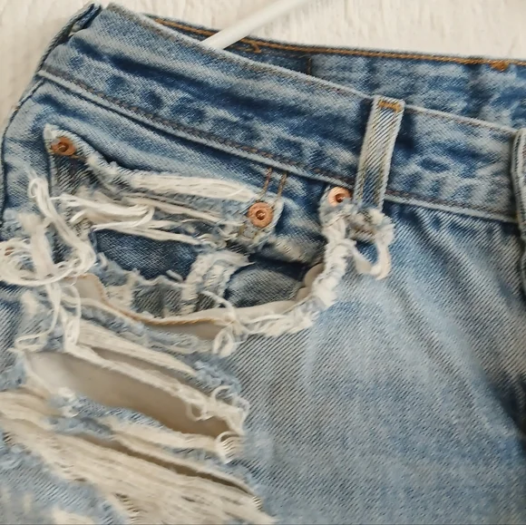 Levi Strauss Ripped Straight Leg Jeans Light Wash Denim Distressed Grunge Punk - Picture 6 of 12